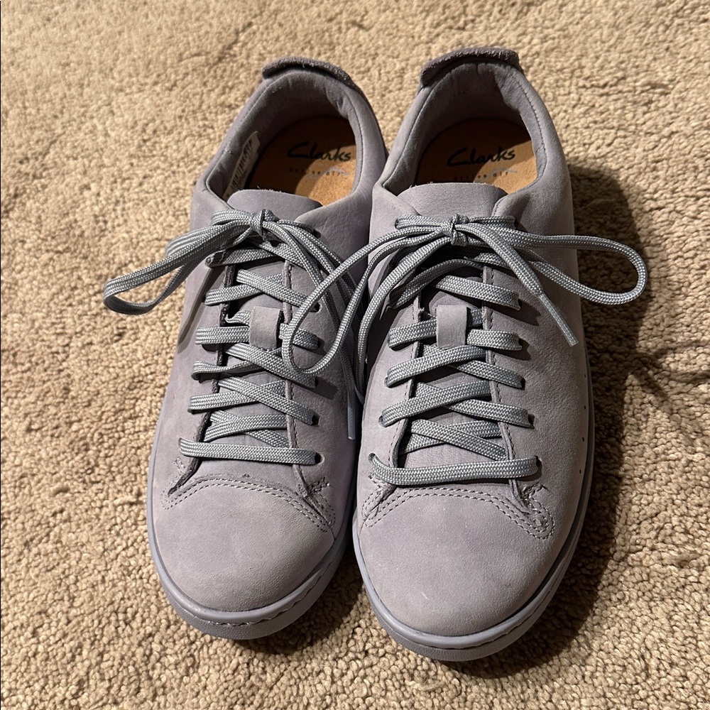 Brand New Clarks Light Purple Lace-Up Nubuck Leather Sneakers Size 2M